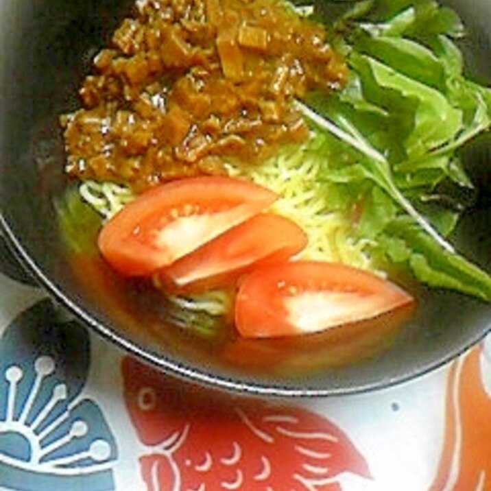 お肉がコロコロ、炸醤麺。